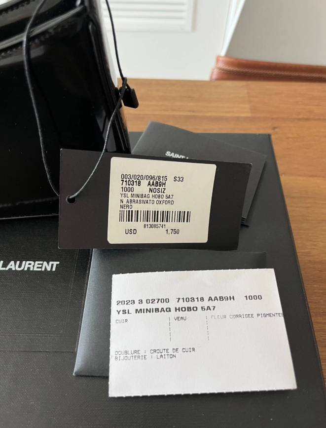 YSL SAINT LAURENT Le 5 A 7 mini hobo in black patent leather